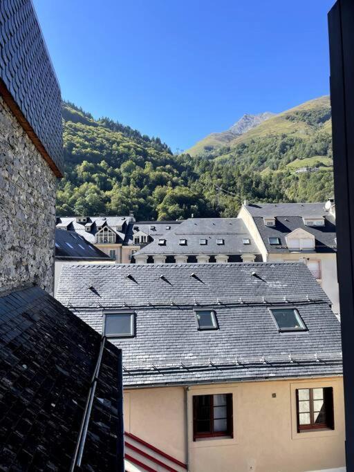 A 50M Du Centre & Des Telecabines, Nid Douillet Cauterets Exterior foto